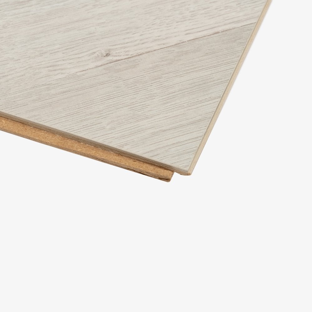 Alnwig Oak - Chevron Parquet 8mm Laminate Flooring (120324)