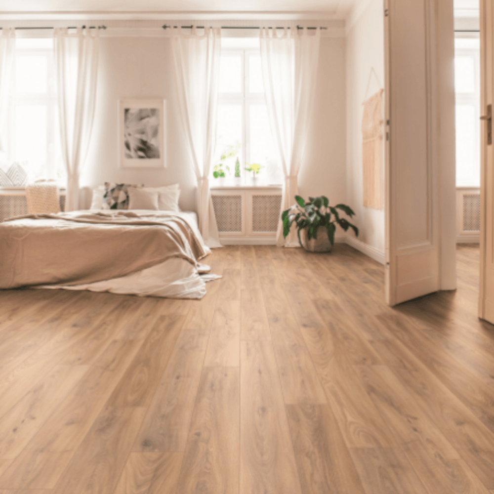 Firebrand Oak - Eurohome Vario+ 12mm Laminate Flooring (K450)