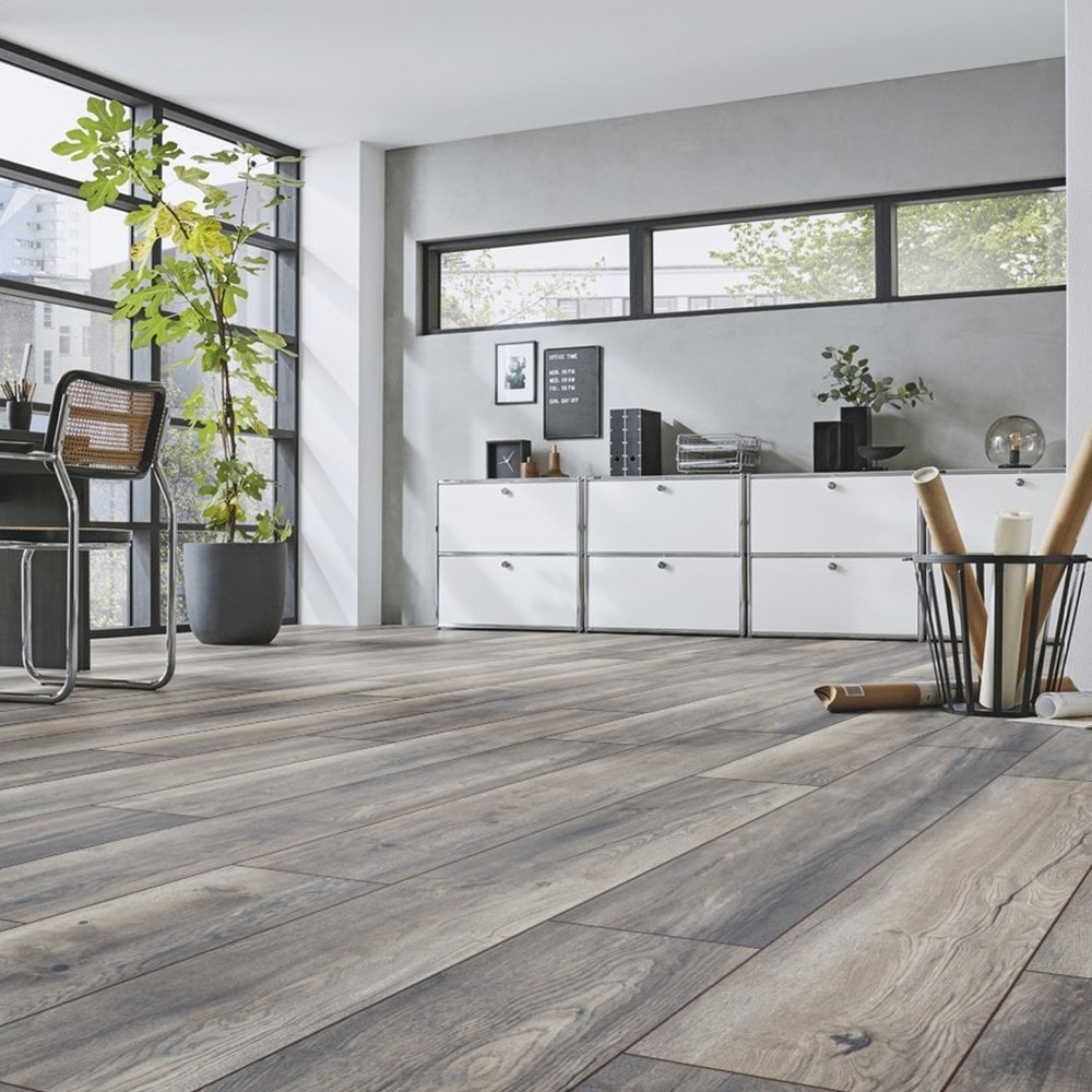 Harbour Grey Oak - Robusto Villa 12mm Laminate Flooring (84819)
