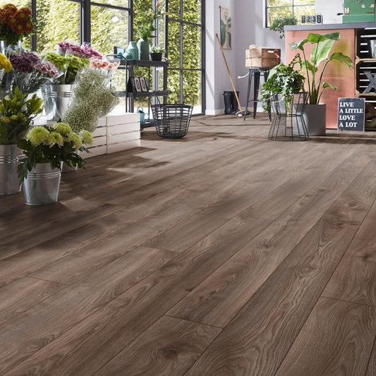 Macro Oak Grey - Mammut Long Plank 12mm Laminate Flooring (122385)