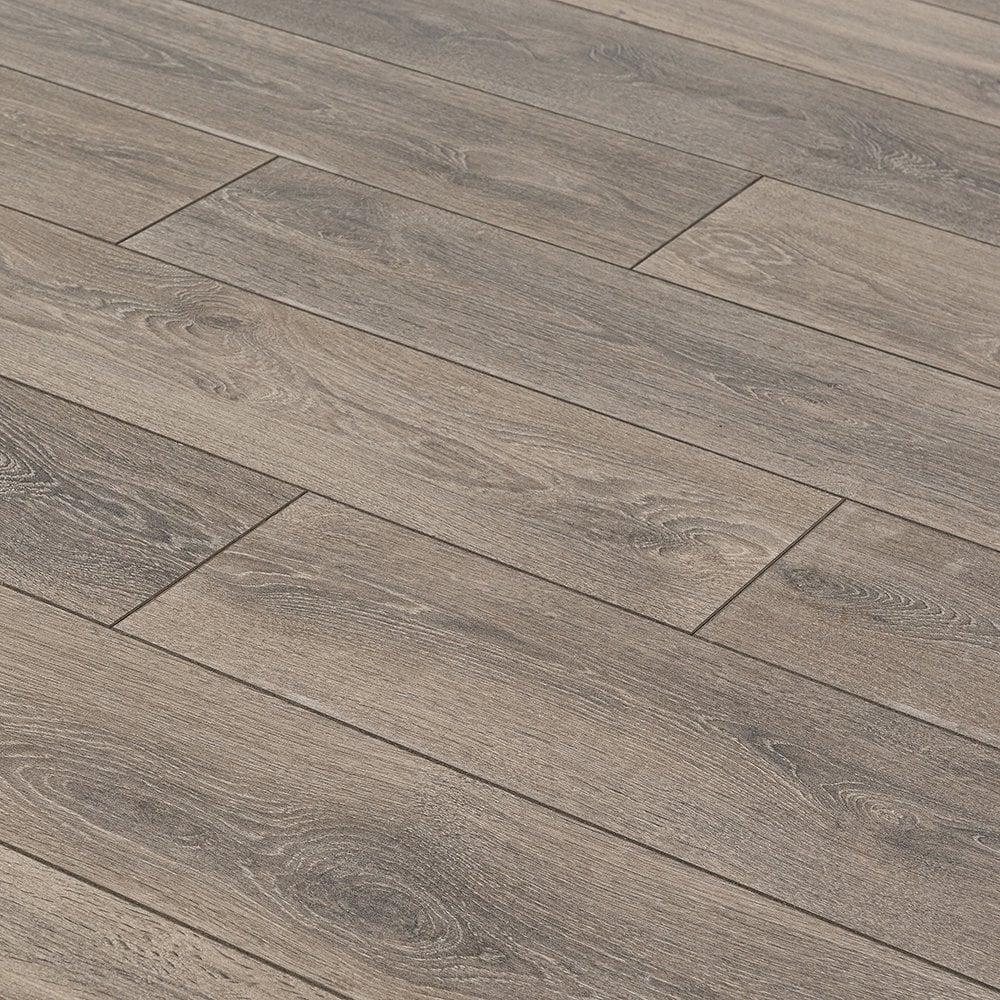 Castle Oak - Supernatural Classic 8mm Embossed Laminate Flooring (122696)