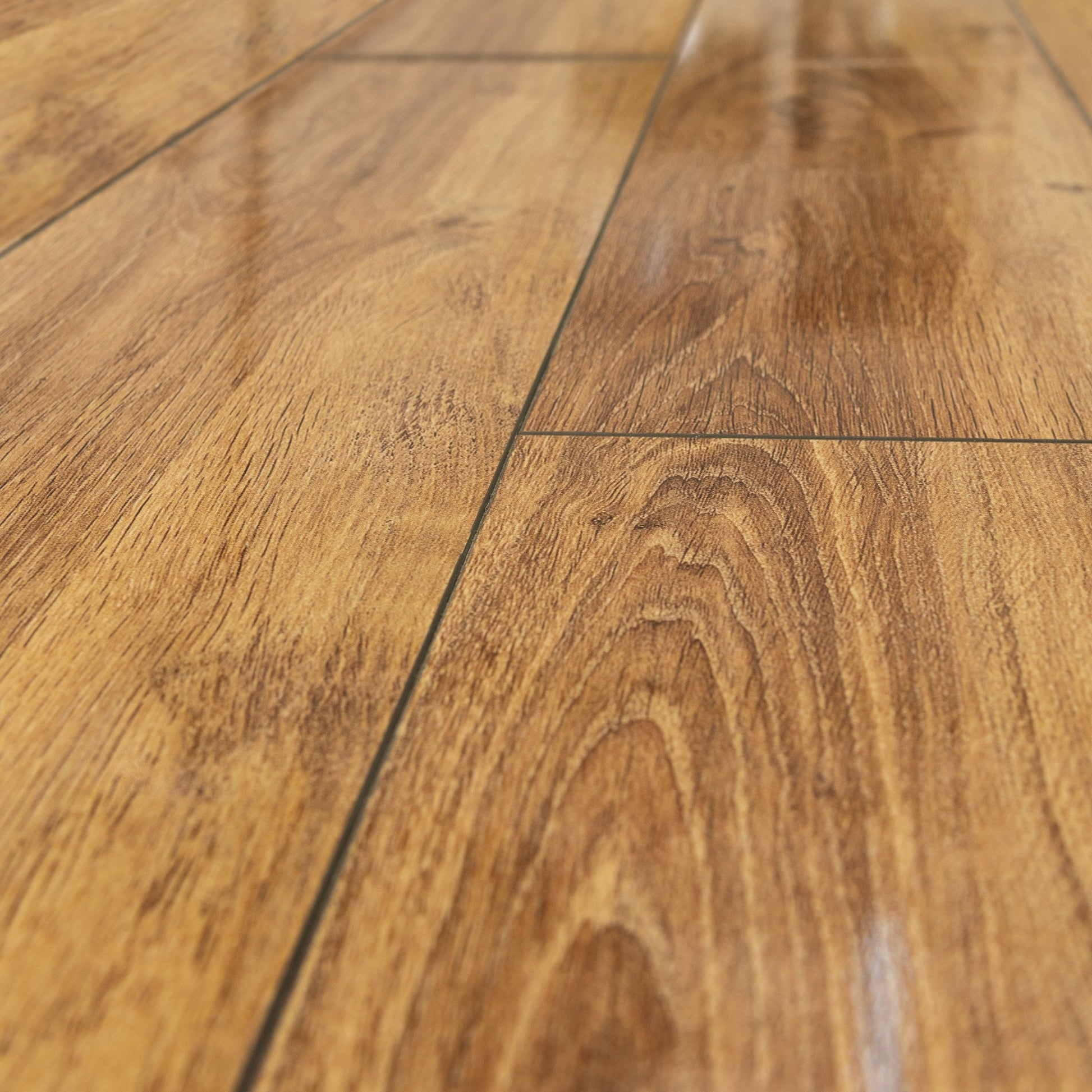 Hamsterley Oak - Lustre 8mm High Gloss Laminate Flooring (84870)