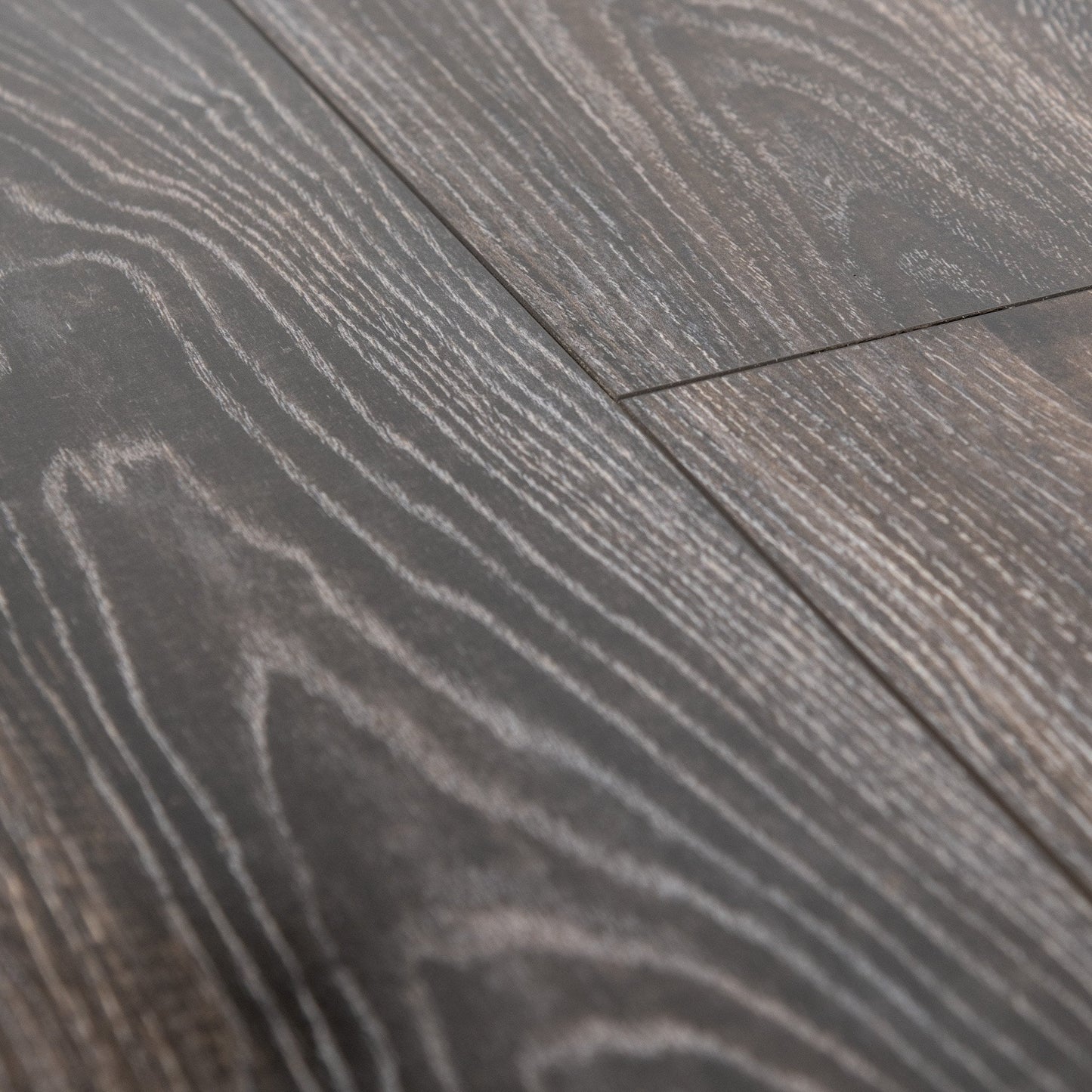 Ravine Oak - Lustre 8mm High Gloss Laminate Flooring (84872)