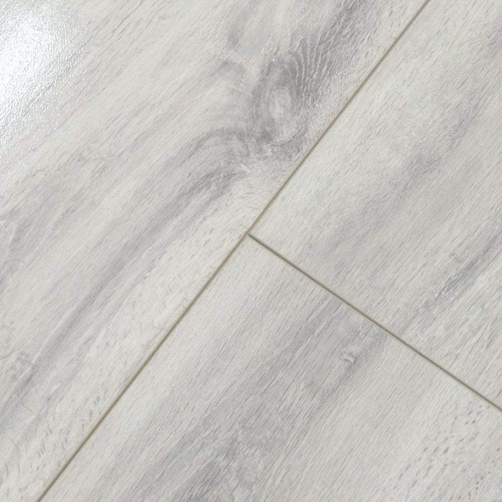 Glacier Oak - Lustre 8mm High Gloss Laminate Flooring (89182)