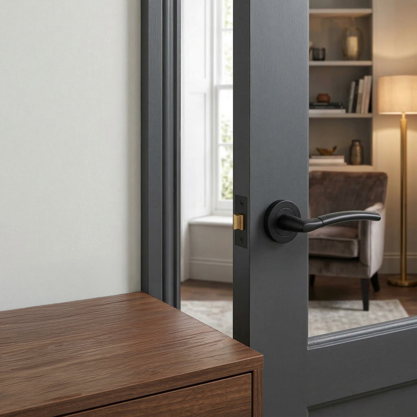Zoom Internal Lever Handle On Round Rose Handle Set - Matt Black
