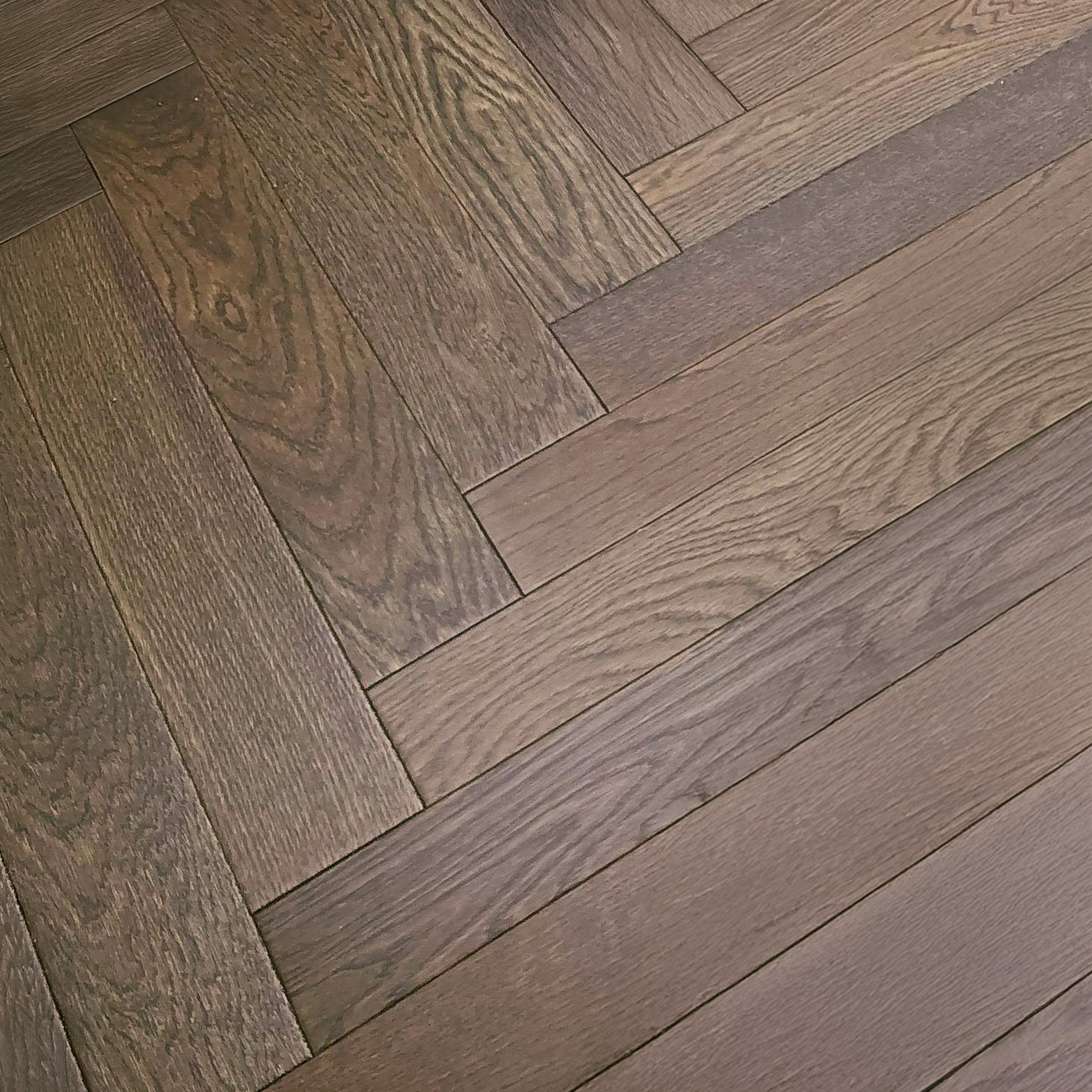 Dark Oak - 18mm UV Lacquered Sample (LIBHB14x90DAR)