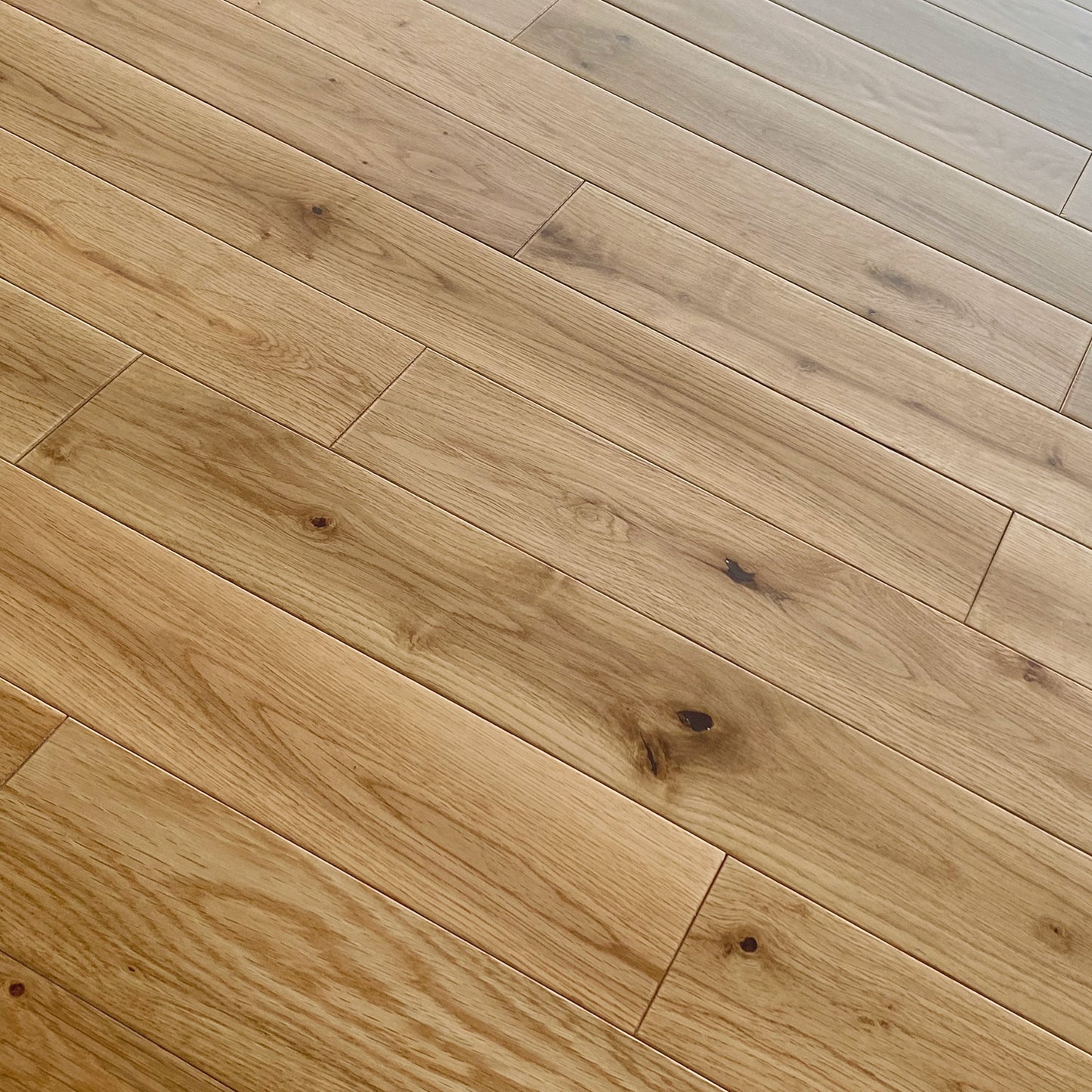 Natural Oak - 14mm UV Lacquered Engineered Real Wood Flooring (LIBEO14x220NAT)