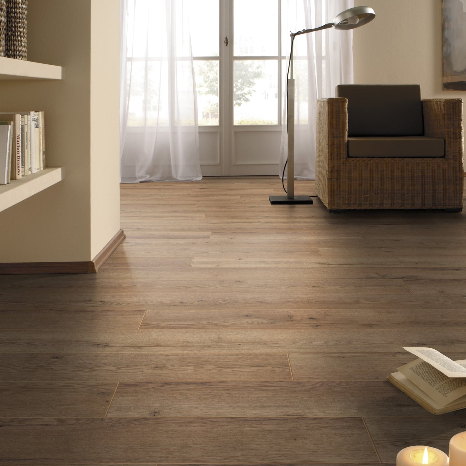 Dezent Oak - Amazone 10mm Laminate Flooring (54212)