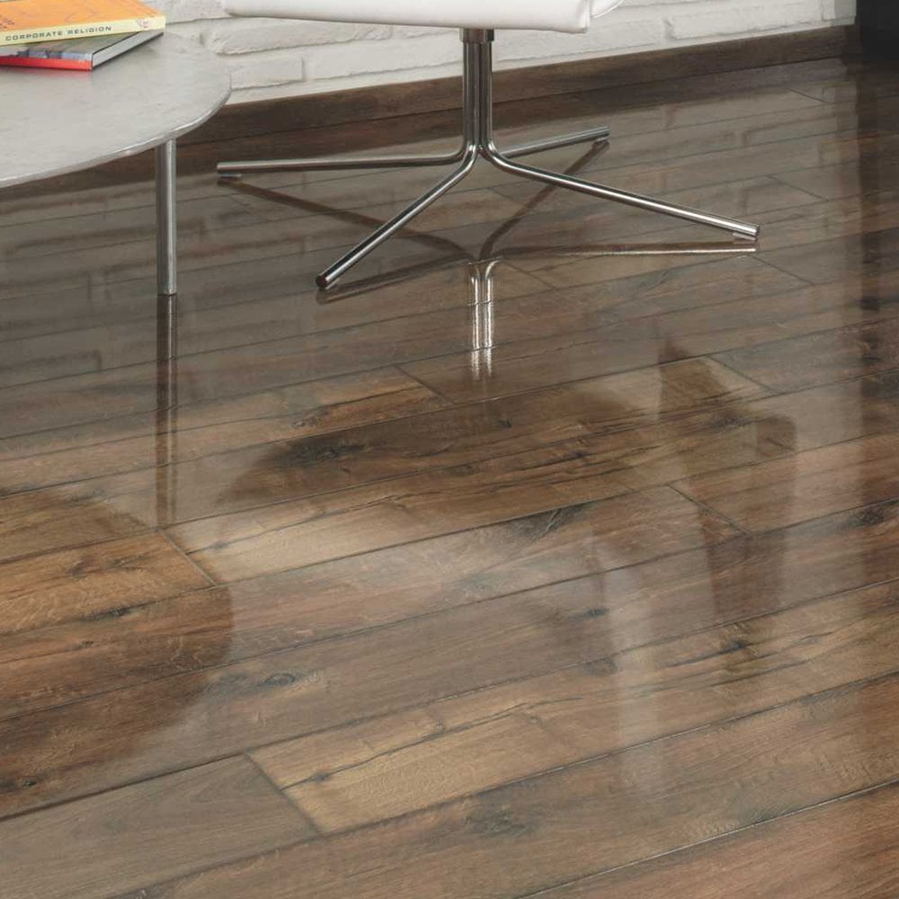 Posino Oak - Easy Touch 8mm High Gloss Laminate Flooring (77289)