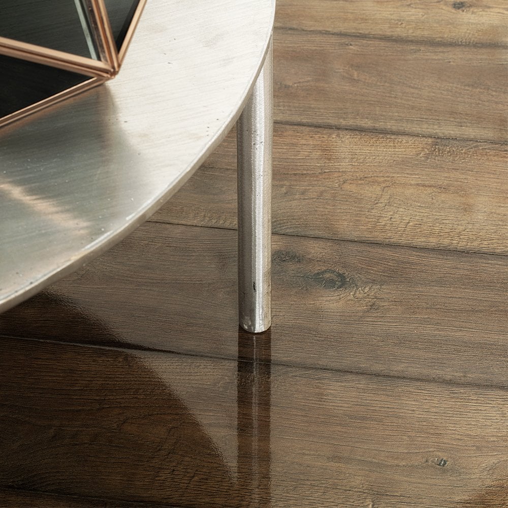 Posino Oak - Easy Touch 8mm High Gloss Laminate Flooring (77289)