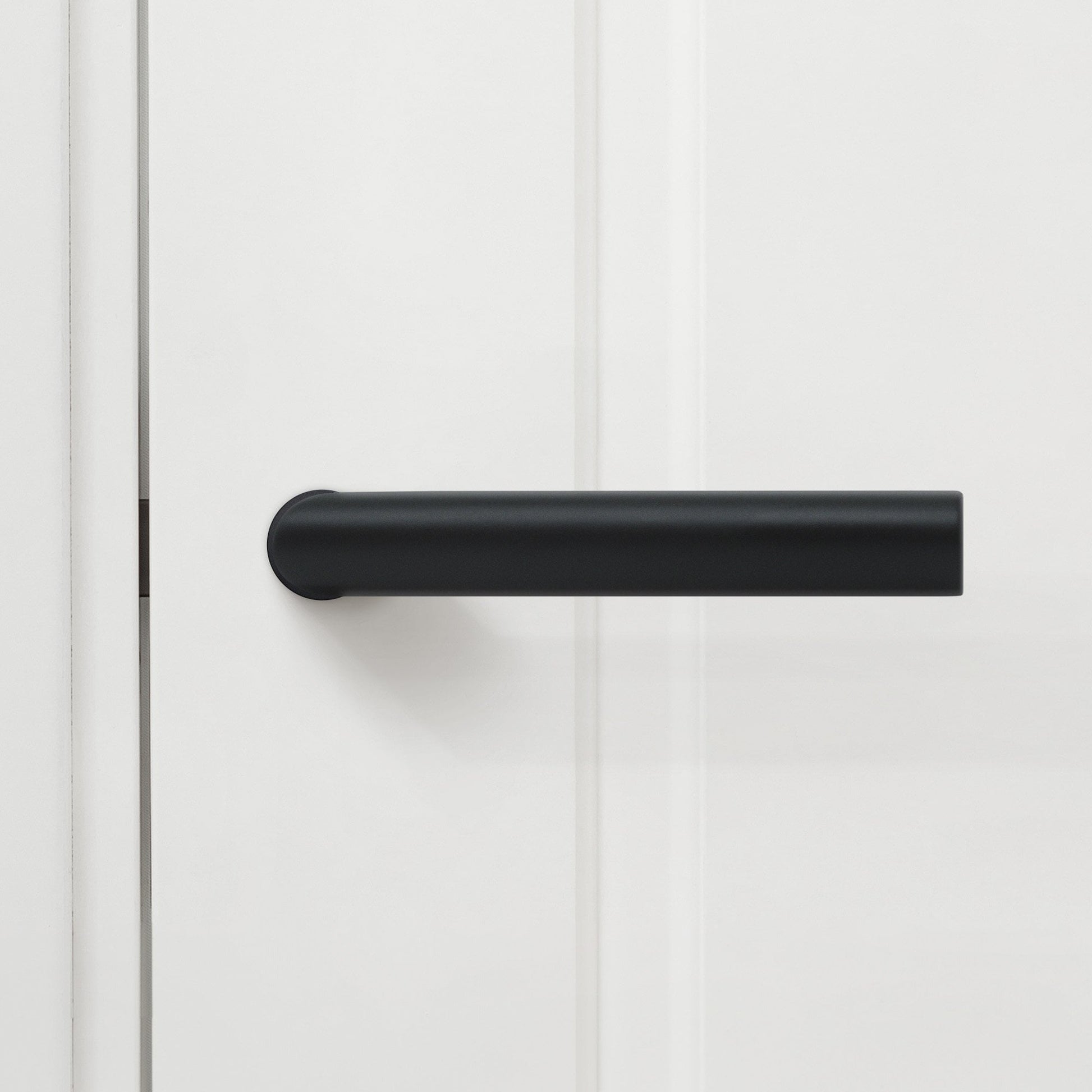 Studio Industrial Round Rose Lever Door Handle Set - Matt Black (307042)