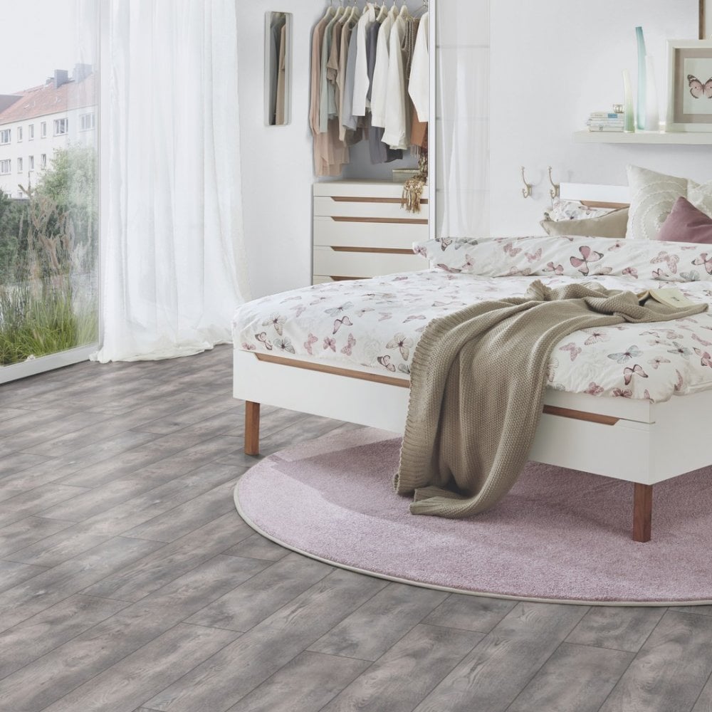 Ashenwood Oak - Vario Supernatural 8mm Laminate Flooring (84973)
