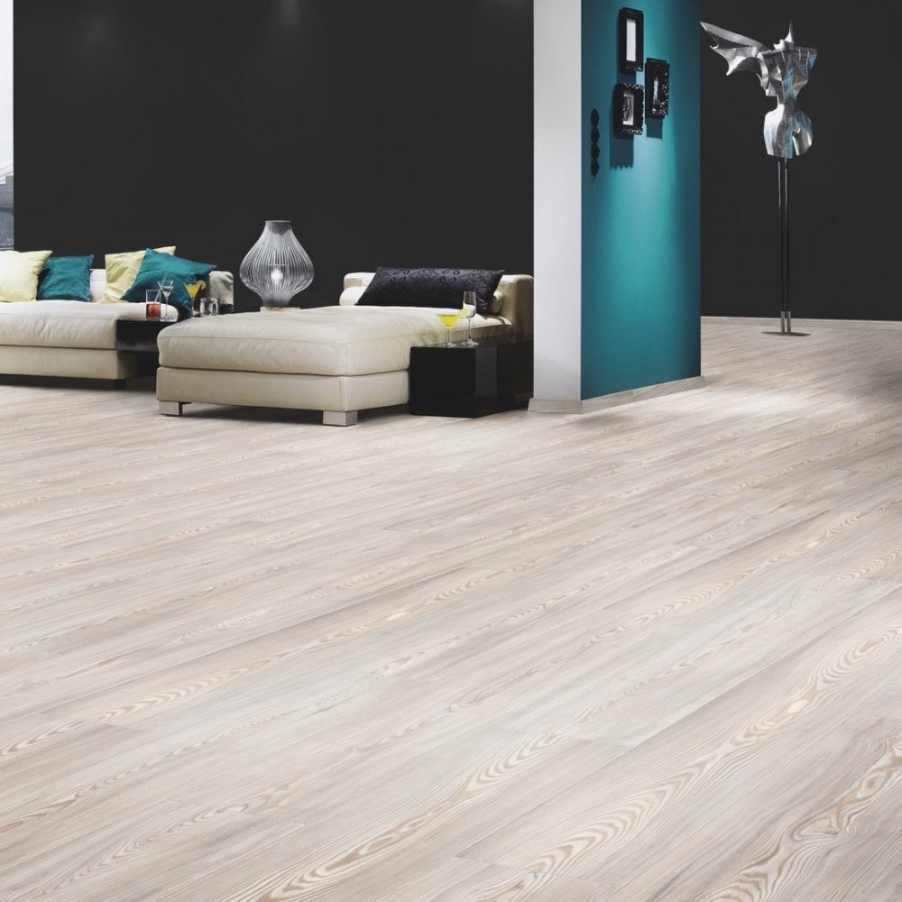 Pearl Scandi Larch - Vintage Classic 10mm Handscraped Laminate Flooring (108473)