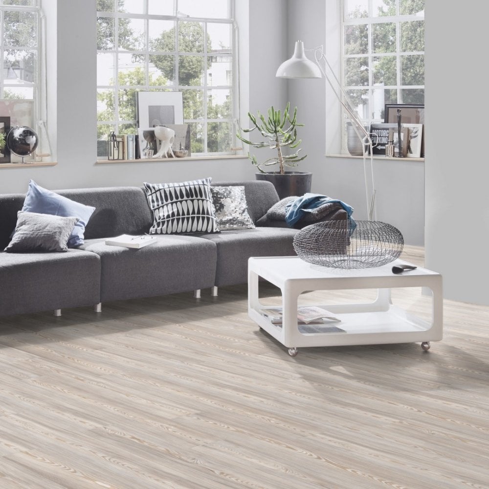 Pearl Scandi Larch - Vintage Classic 10mm Handscraped Laminate Flooring (108473)