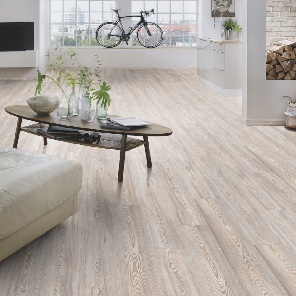 Pearl Scandi Larch - Vintage Classic 10mm Handscraped Laminate Flooring (108473)