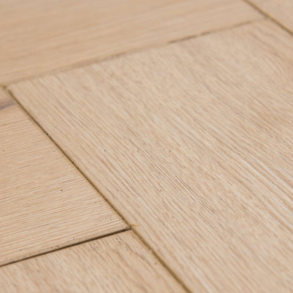 Pale Amberwood Oak - Comfort Luxe 12mm Laminate Herringbone Flooring (122145)