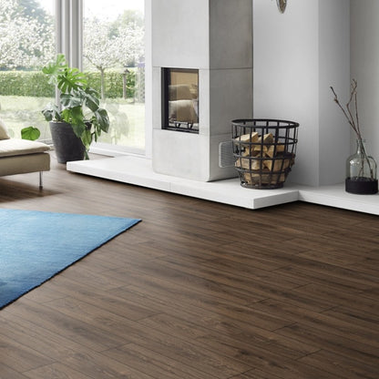 Espresso Carpenter Oak - Atlantic 10mm Handscraped Moisture Resistant Laminate Flooring (122474)