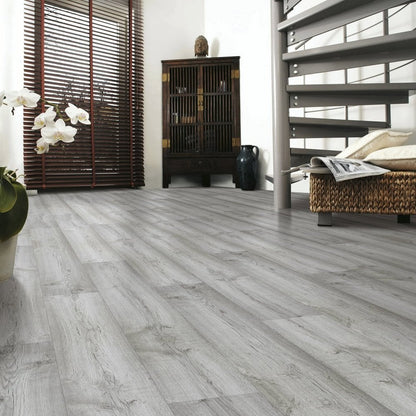Dartmoor Oak - Vario Supernatural 8mm Laminate Flooring (122551)