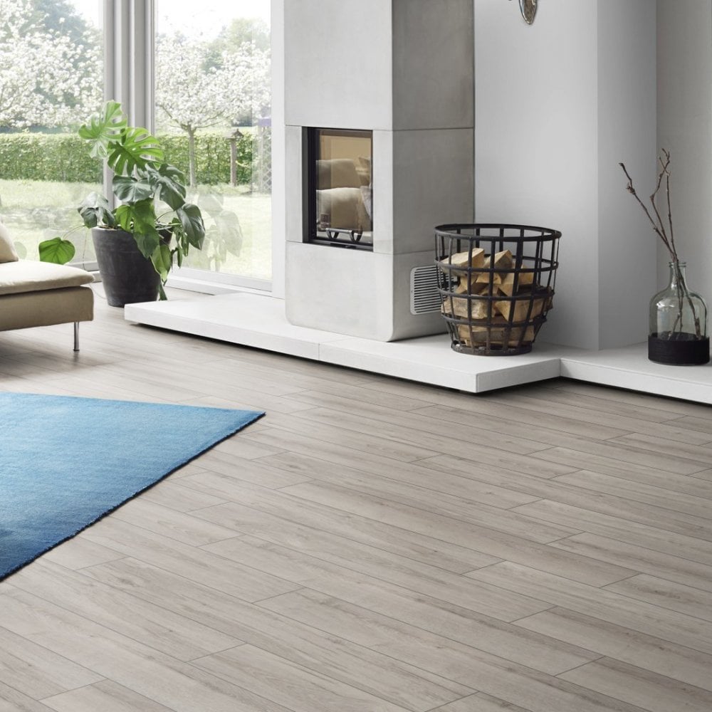 Longbow Oak - Supernatural Classic 8mm Embossed Laminate Flooring (122562)