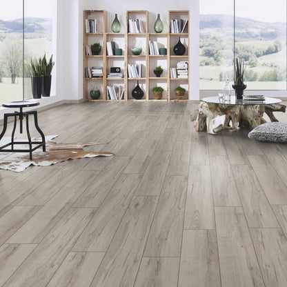 Longbow Oak - Supernatural Classic 8mm Embossed Laminate Flooring (122562)