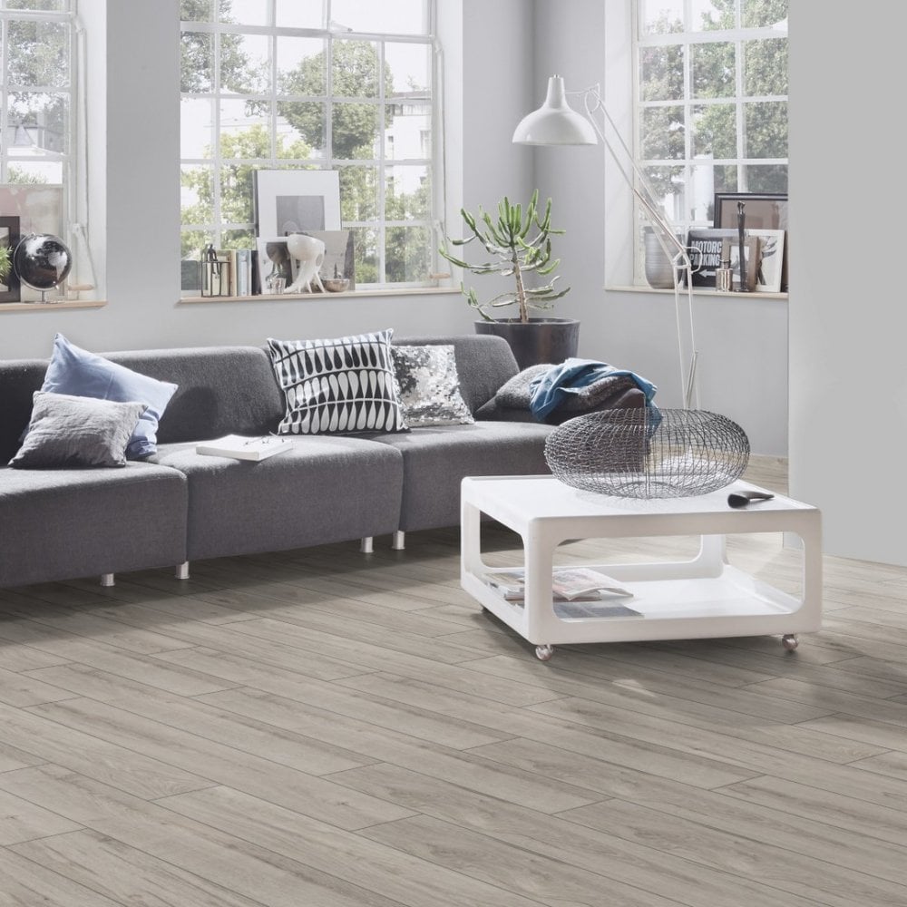 Longbow Oak - Supernatural Classic 8mm Embossed Laminate Flooring (122562)