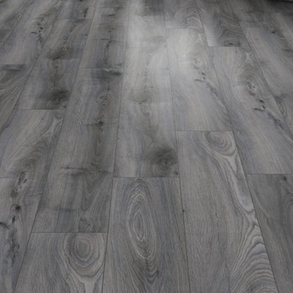 Tomahawk Oak - Supernatural Classic 8mm Laminate Flooring (122706)