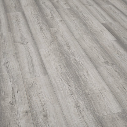 Dartmoor Oak - Vario Supernatural 8mm Laminate Flooring (122551)