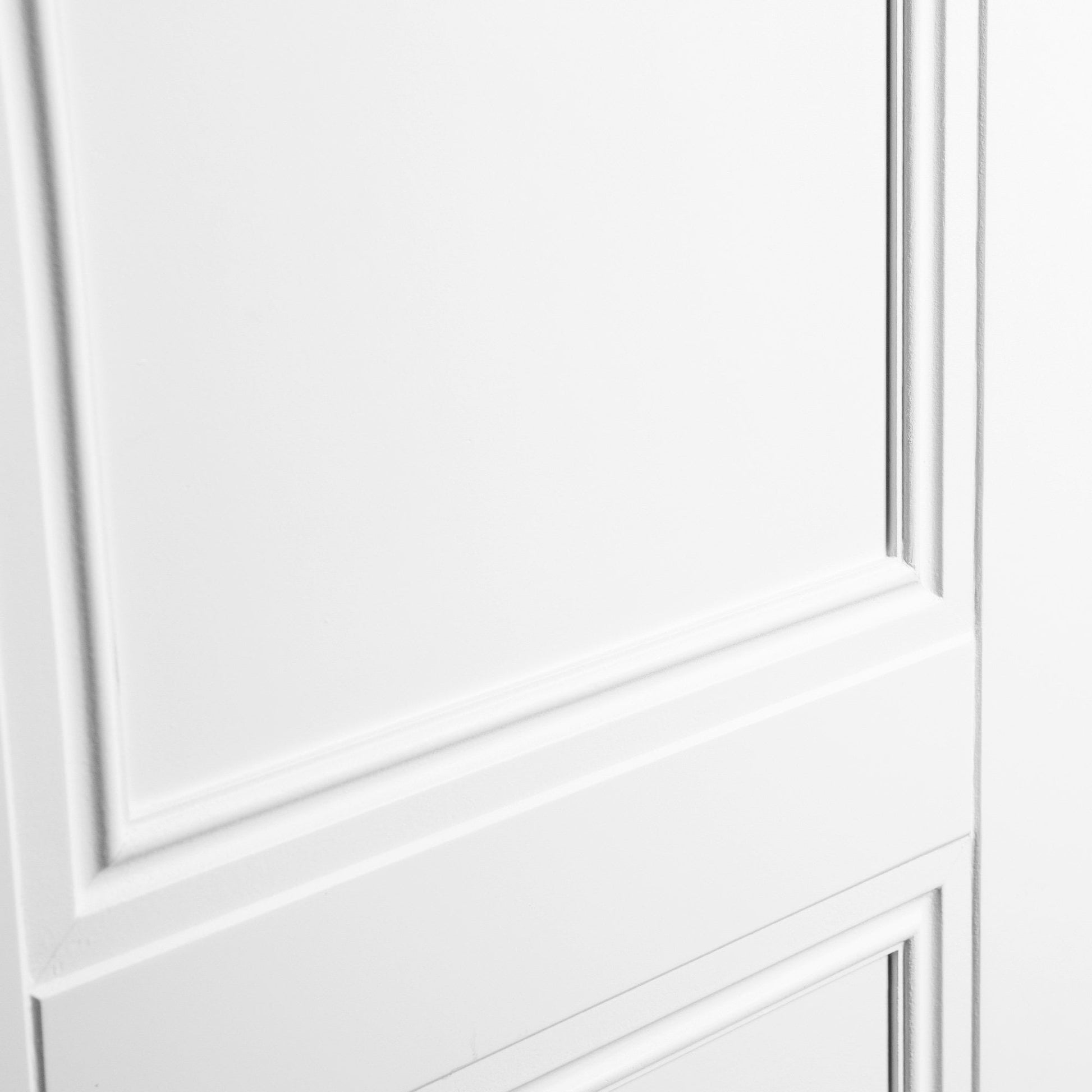 B-Grade White Internal Primed Elegance Henley 3 Panel Door (123705)