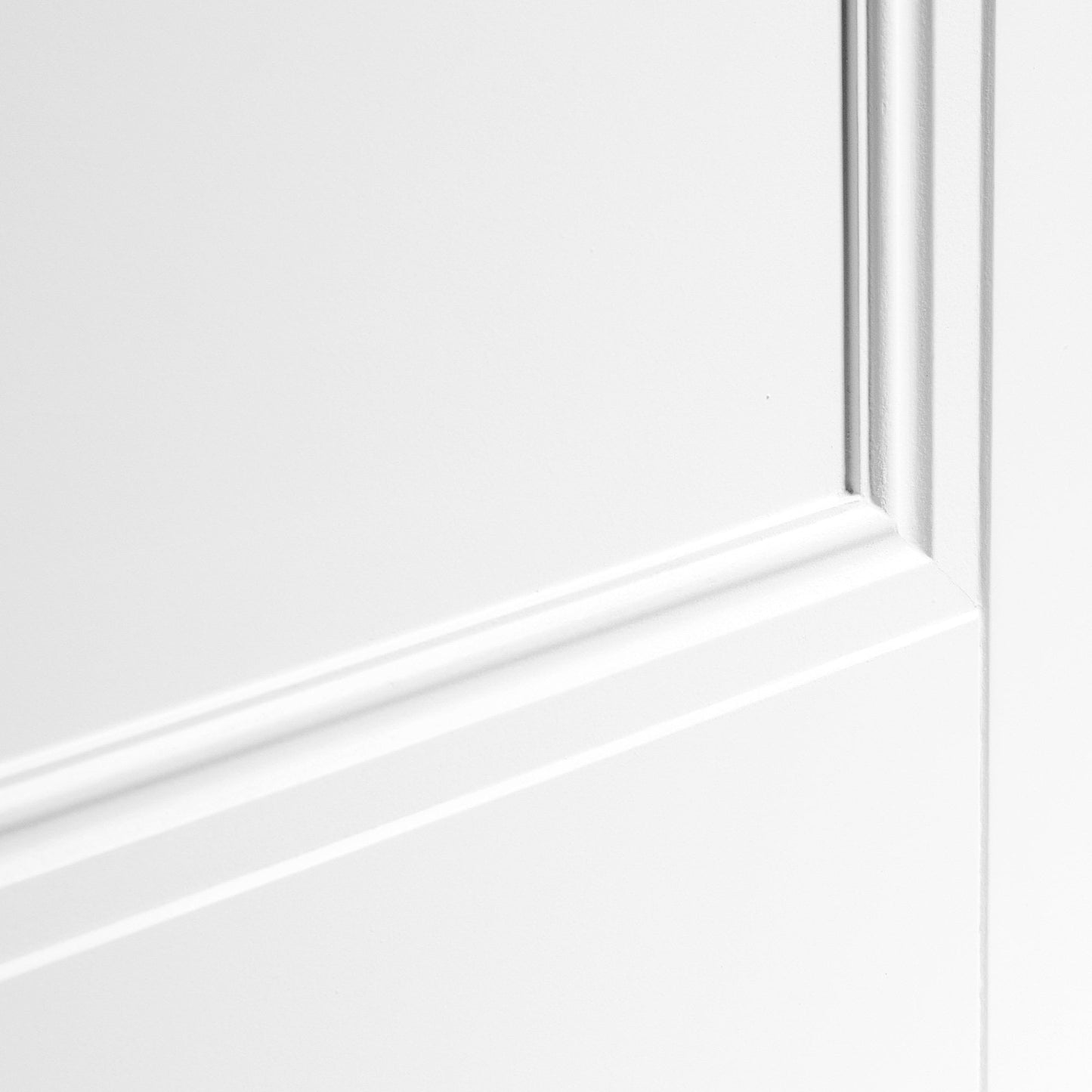 B-Grade White Internal Primed Elegance Henley 3 Panel Door (123705)
