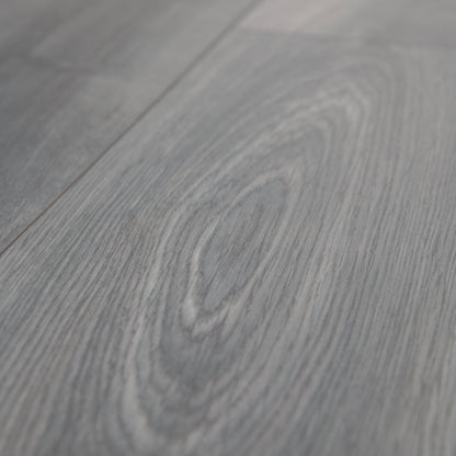Tomahawk Oak - Supernatural Classic 8mm Laminate Flooring (122706)