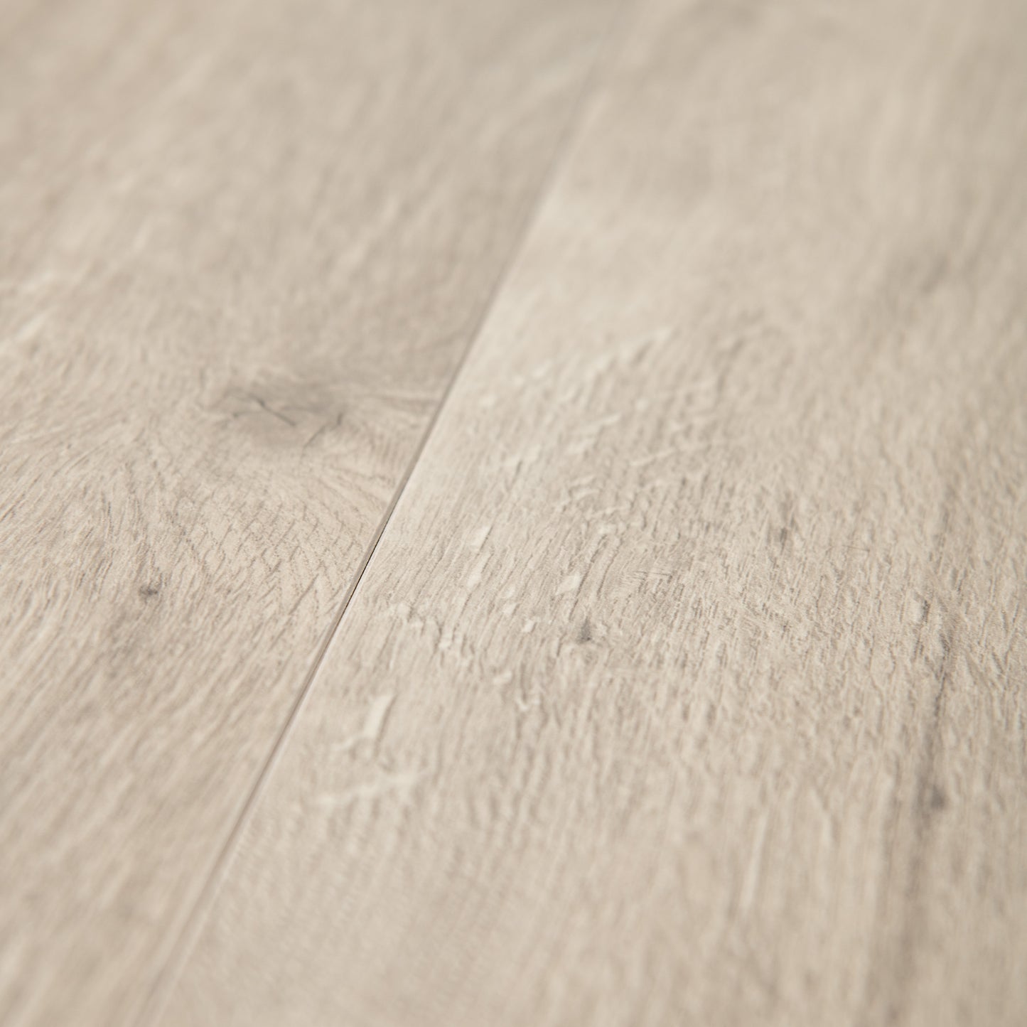 Light Creme Oak - Wood Essence Aqua Water Resistant 12mm Laminate Flooring