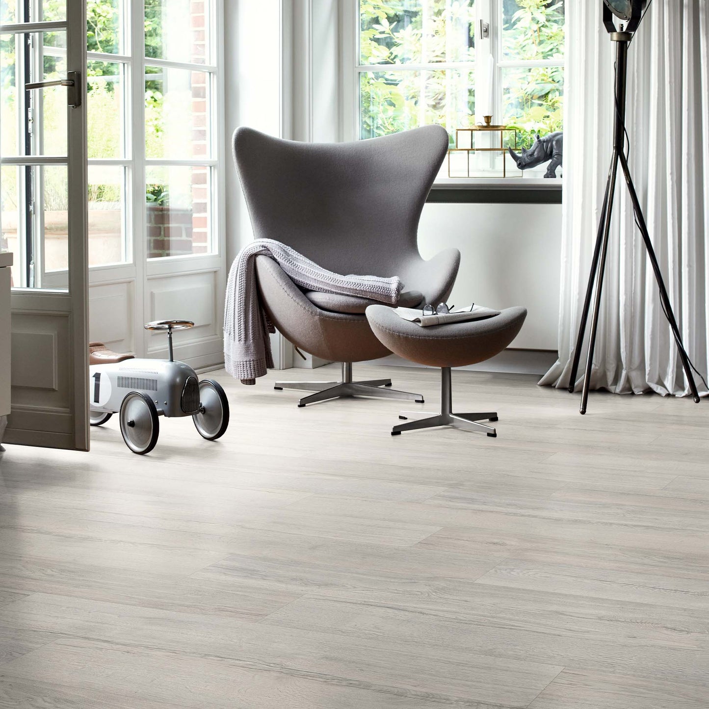 Misted Oak - Wood Essence Water Resistant 8mm Laminate Sample