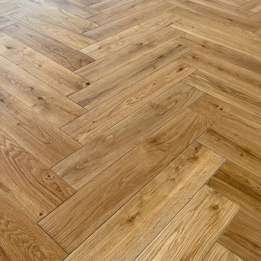 Natural Oak - Herringbone 18mm UV Lacquered Solid Real Wood Flooring (LIBSOHB18x90NAT)