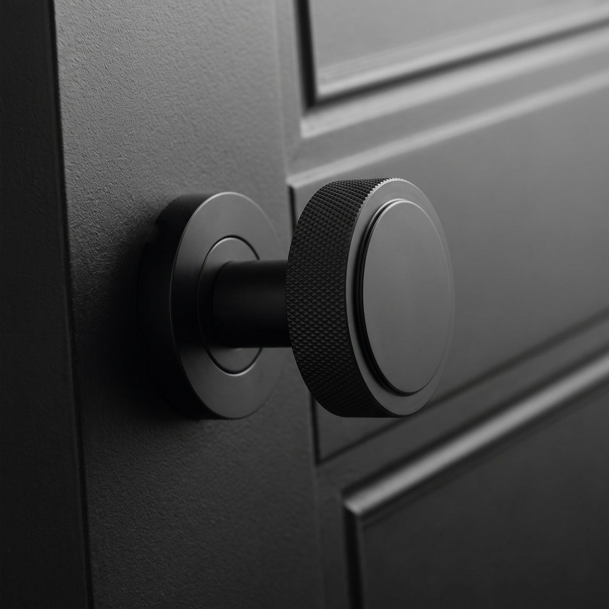 Knurled Round Rose Door Knob Set - Matt Black
