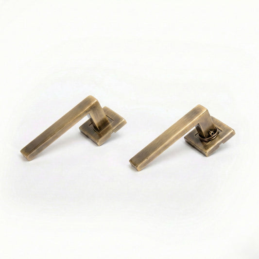 Superior Callisto Lever on Square Rose Handle Set - Antique Brass